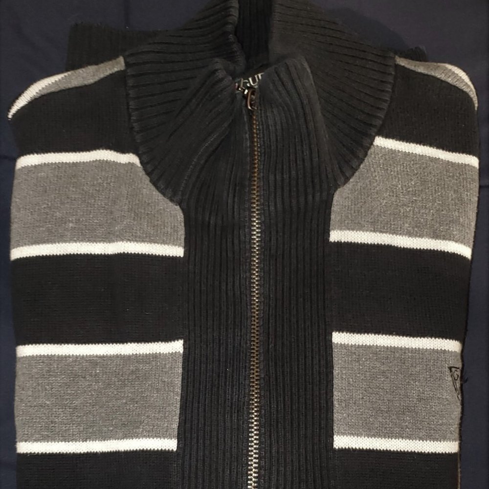 GUESS ZIP UP SWEATER (MED)